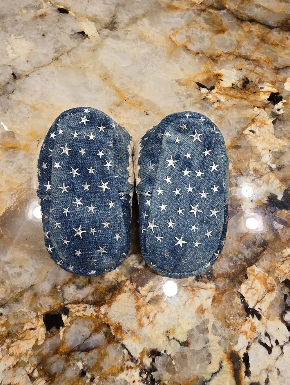 Mou Eskimo infant denim moccasin booties Crochet Stitch Stars Blue